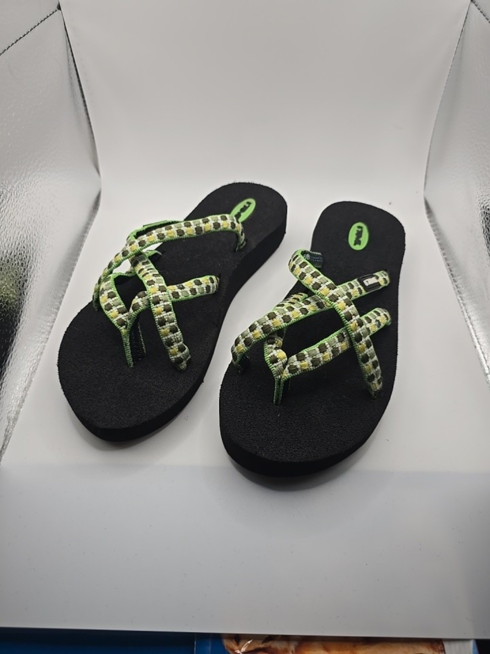 Teva  Sandals Womens US Size 6 Flip Flops Green Strappy COMFY LIGHT